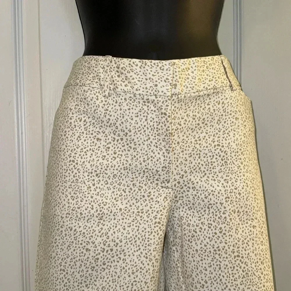 Liz Claiborne white and tan pants